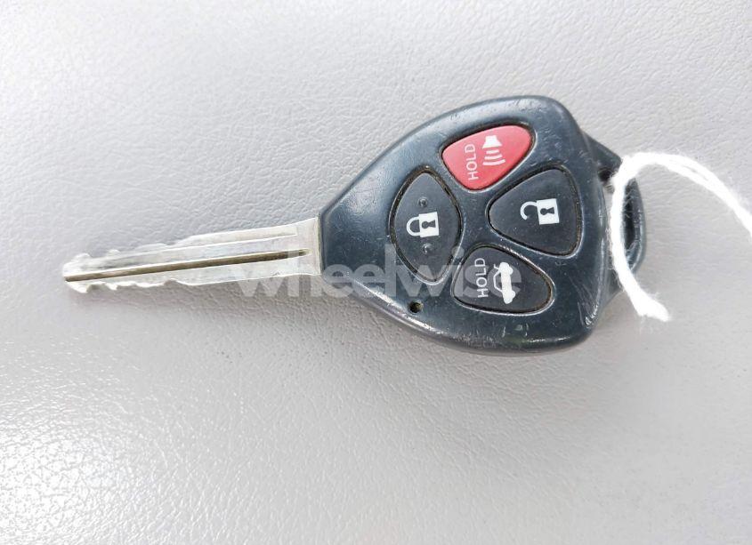 Photo 11 of 2010 Toyota Camry LE (VIN 4T1BF3EK7AU566407)