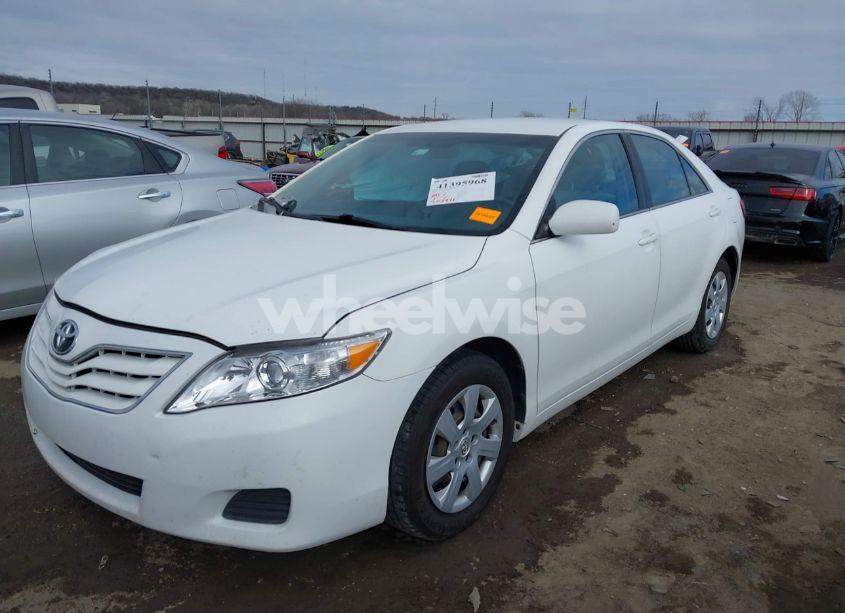Photo 2 of 2010 Toyota Camry LE (VIN 4T1BF3EK7AU566407)