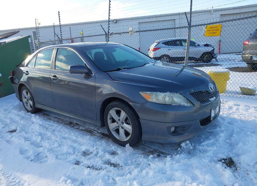 2011 Toyota Camry SE (VIN 4T1BF3EK7BU133056) main photo