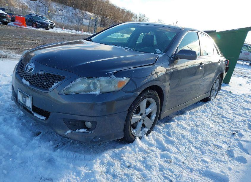 Photo 2 of 2011 Toyota Camry SE (VIN 4T1BF3EK7BU133056)