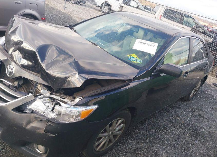 Photo 2 of 2011 Toyota Camry XLE (VIN 4T1BF3EK7BU148821)