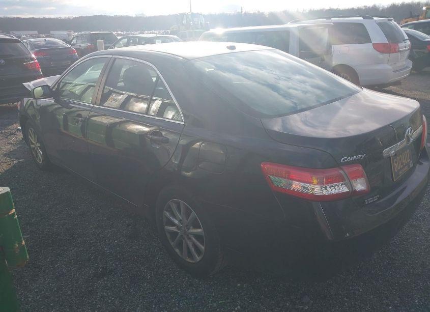 Photo 3 of 2011 Toyota Camry XLE (VIN 4T1BF3EK7BU148821)
