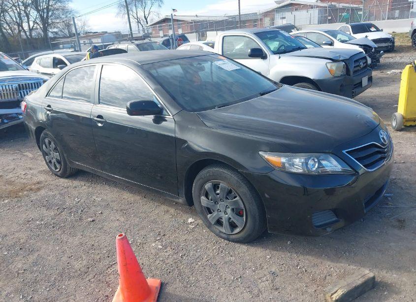2011 Toyota Camry (VIN 4T1BF3EK7BU152206) main photo