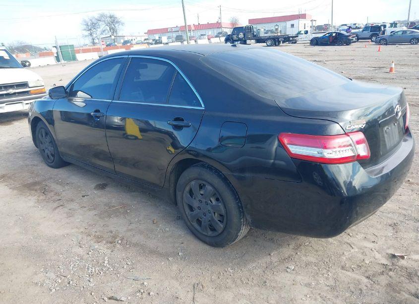 Photo 3 of 2011 Toyota Camry (VIN 4T1BF3EK7BU152206)