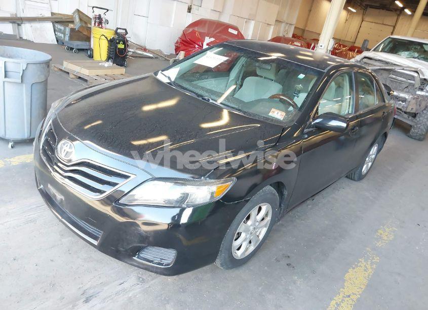 Photo 2 of 2011 Toyota Camry LE (VIN 4T1BF3EK7BU161469)