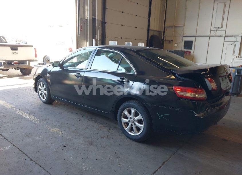 Photo 3 of 2011 Toyota Camry LE (VIN 4T1BF3EK7BU161469)