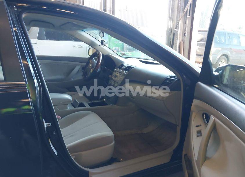 Photo 5 of 2011 Toyota Camry LE (VIN 4T1BF3EK7BU161469)