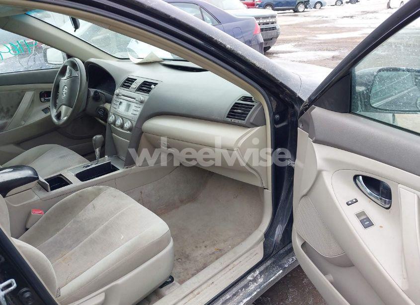 Photo 5 of 2011 Toyota Camry LE (VIN 4T1BF3EK7BU164968)