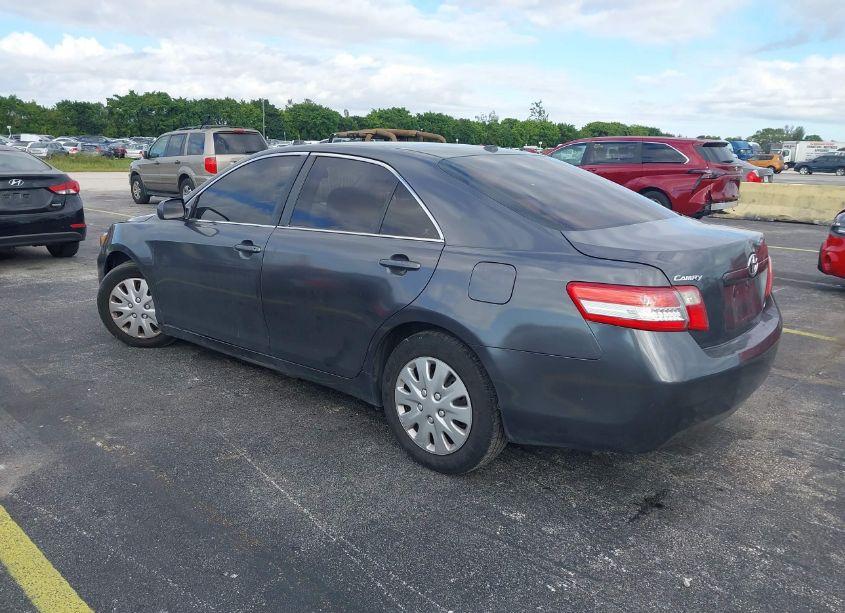 Photo 3 of 2011 Toyota Camry LE (VIN 4T1BF3EK7BU168101)