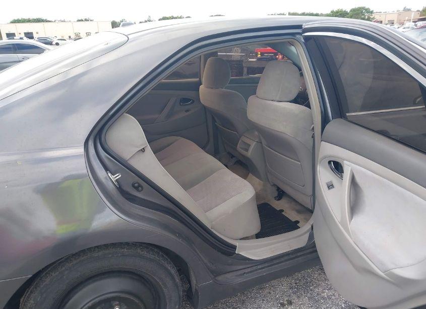 Photo 8 of 2011 Toyota Camry LE (VIN 4T1BF3EK7BU168101)