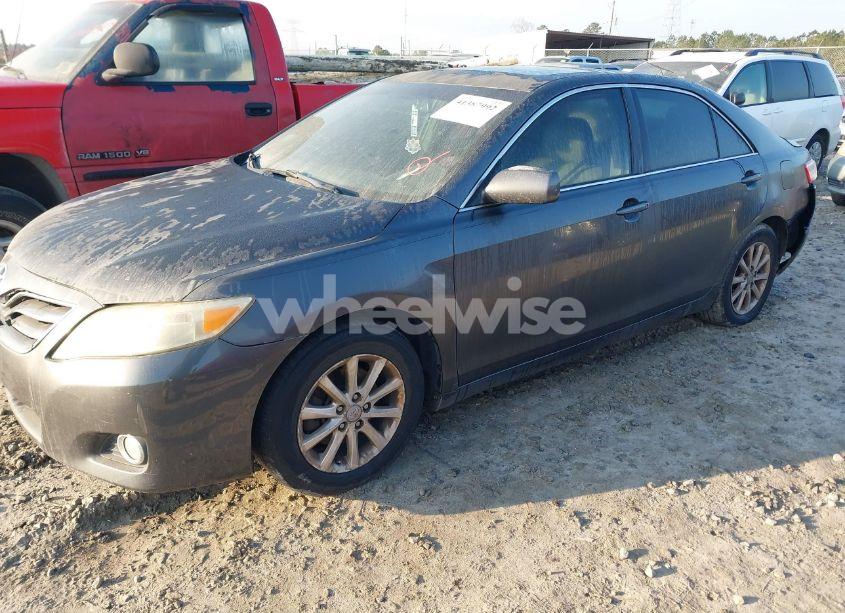Photo 2 of 2011 Toyota Camry XLE (VIN 4T1BF3EK7BU168938)