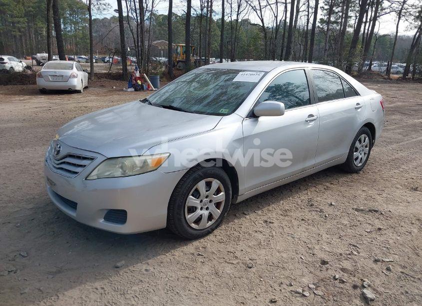 Photo 2 of 2011 Toyota Camry LE (VIN 4T1BF3EK7BU177106)