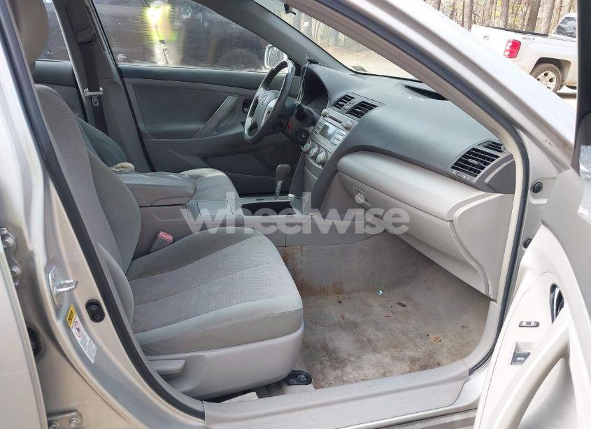 Photo 5 of 2011 Toyota Camry LE (VIN 4T1BF3EK7BU177106)