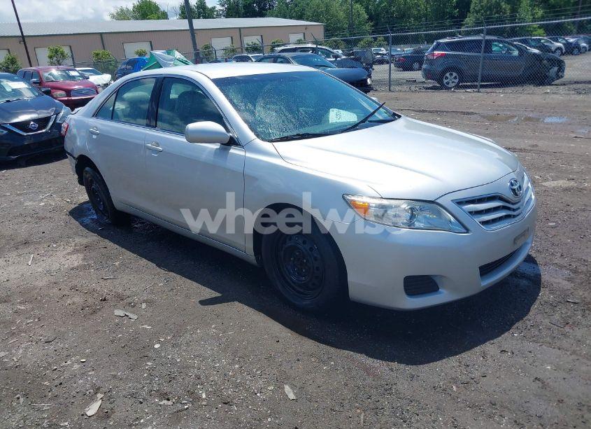 2011 Toyota Camry LE (VIN 4T1BF3EK7BU180832) main photo