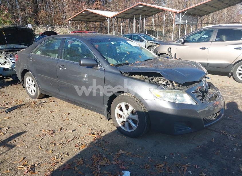 2011 Toyota Camry LE (VIN 4T1BF3EK7BU183794) main photo