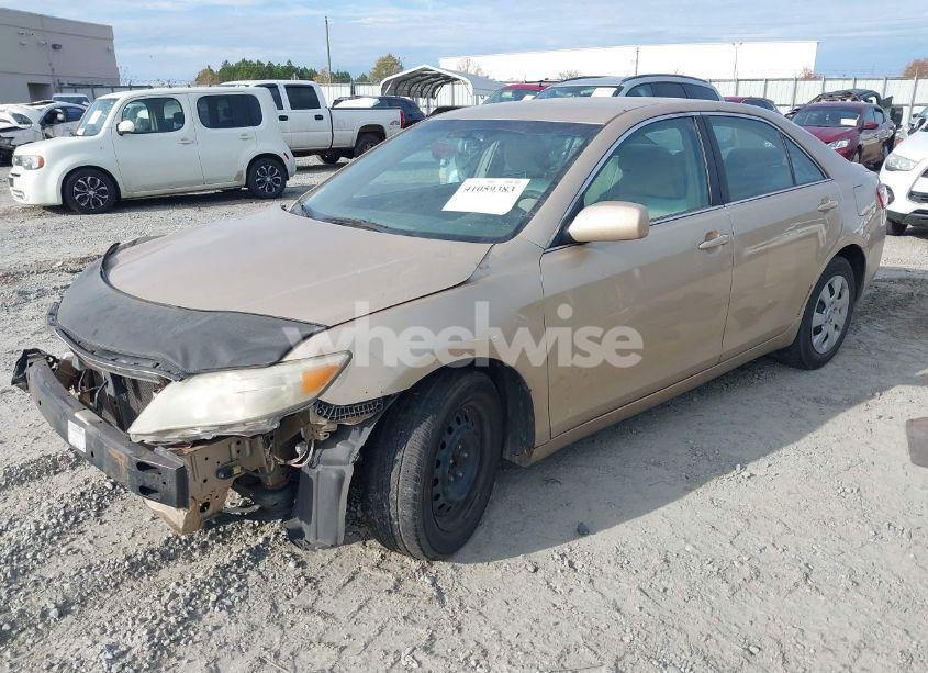 Photo 2 of 2011 Toyota Camry (VIN 4T1BF3EK7BU200058)