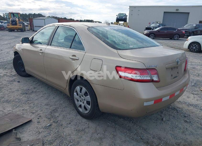 Photo 3 of 2011 Toyota Camry (VIN 4T1BF3EK7BU200058)