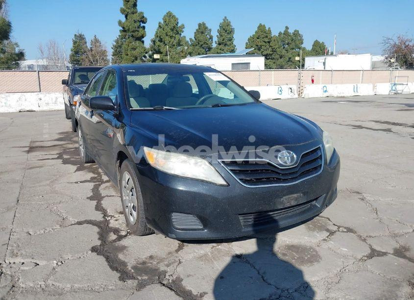 2011 Toyota Camry LE (VIN 4T1BF3EK7BU223341) main photo
