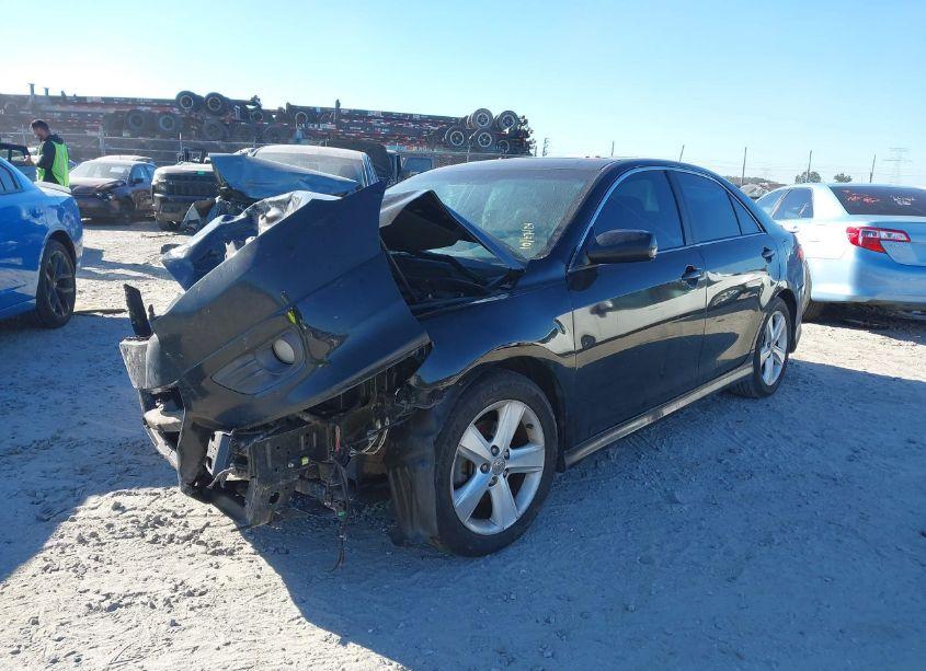 Photo 2 of 2011 Toyota Camry SE (VIN 4T1BF3EK7BU225719)