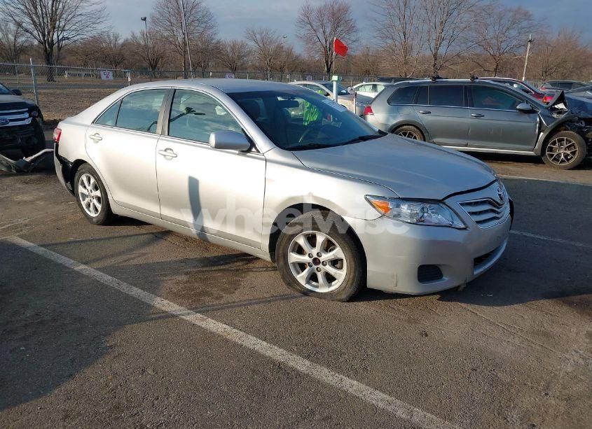 2011 Toyota Camry LE (VIN 4T1BF3EK7BU230595) main photo