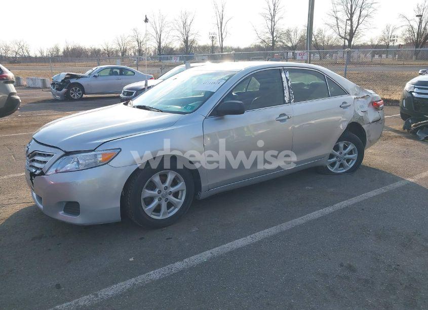 Photo 2 of 2011 Toyota Camry LE (VIN 4T1BF3EK7BU230595)