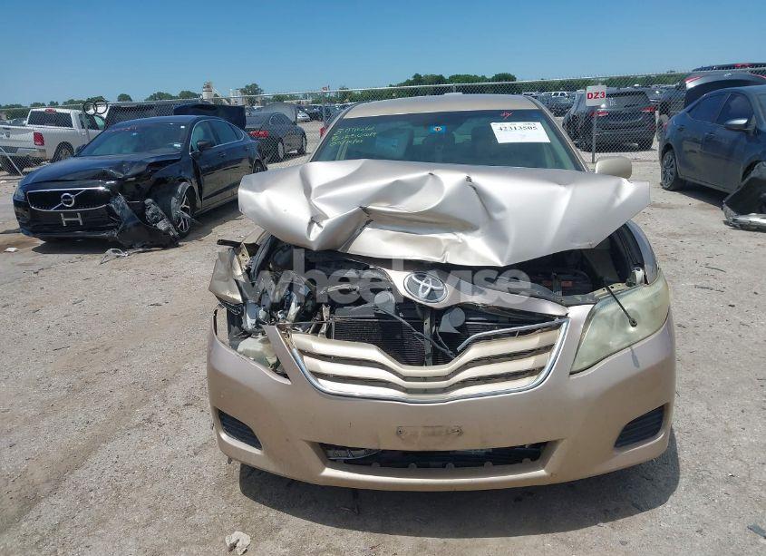 Photo 12 of 2011 Toyota Camry LE (VIN 4T1BF3EK7BU230614)