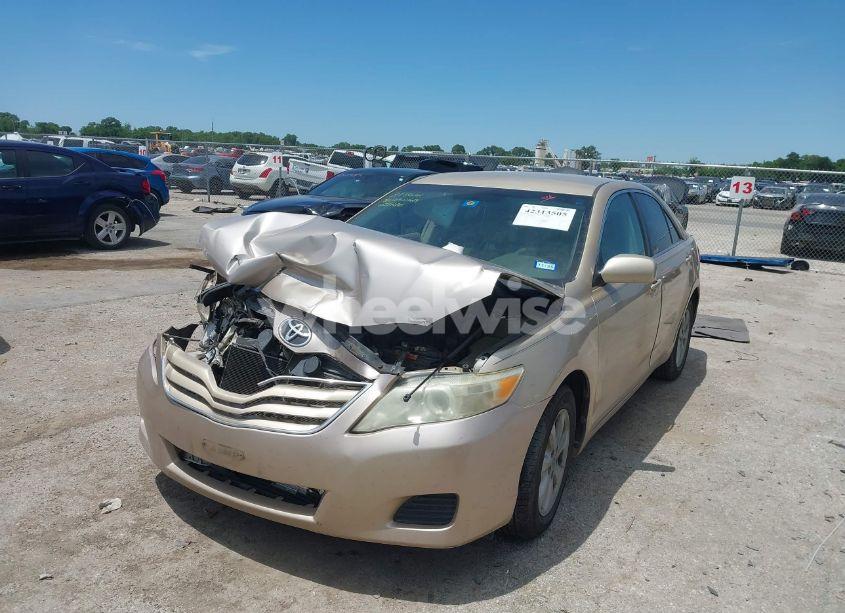 Photo 2 of 2011 Toyota Camry LE (VIN 4T1BF3EK7BU230614)