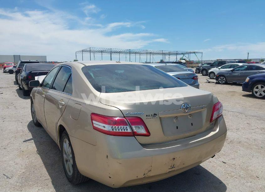 Photo 3 of 2011 Toyota Camry LE (VIN 4T1BF3EK7BU230614)