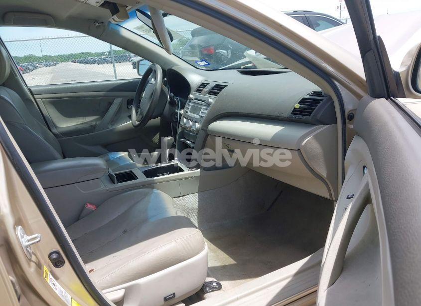 Photo 5 of 2011 Toyota Camry LE (VIN 4T1BF3EK7BU230614)