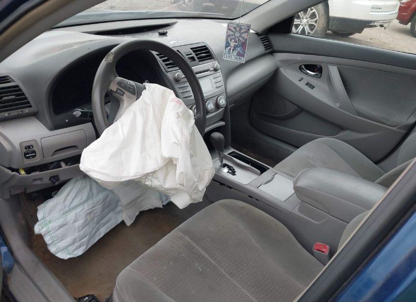 Photo 5 of 2011 Toyota Camry LE (VIN 4T1BF3EK7BU591910)