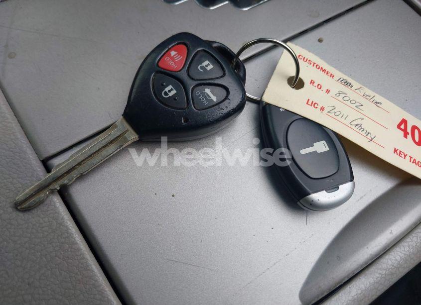 Photo 11 of 2011 Toyota Camry LE (VIN 4T1BF3EK7BU612772)