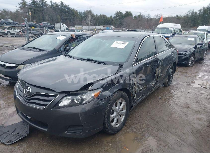 Photo 2 of 2011 Toyota Camry LE (VIN 4T1BF3EK7BU612772)