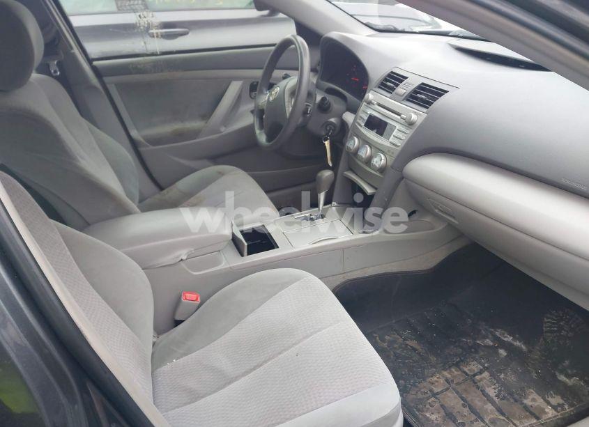 Photo 5 of 2011 Toyota Camry LE (VIN 4T1BF3EK7BU612772)