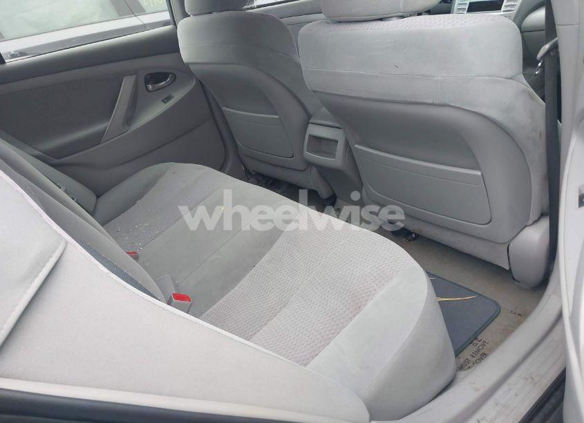 Photo 8 of 2011 Toyota Camry LE (VIN 4T1BF3EK7BU612772)