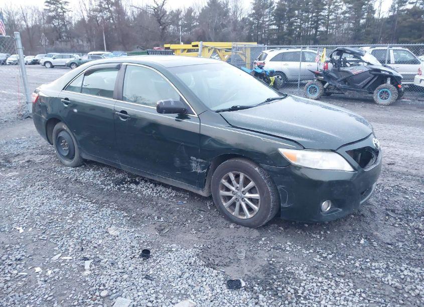 2011 Toyota Camry XLE (VIN 4T1BF3EK7BU613856) main photo