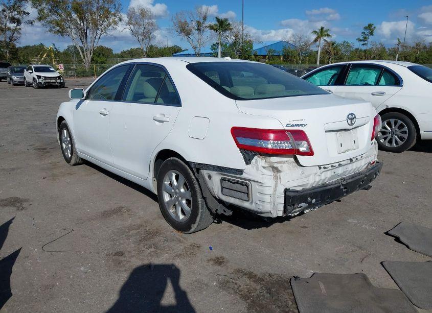 Photo 3 of 2011 Toyota Camry LE (VIN 4T1BF3EK7BU629541)