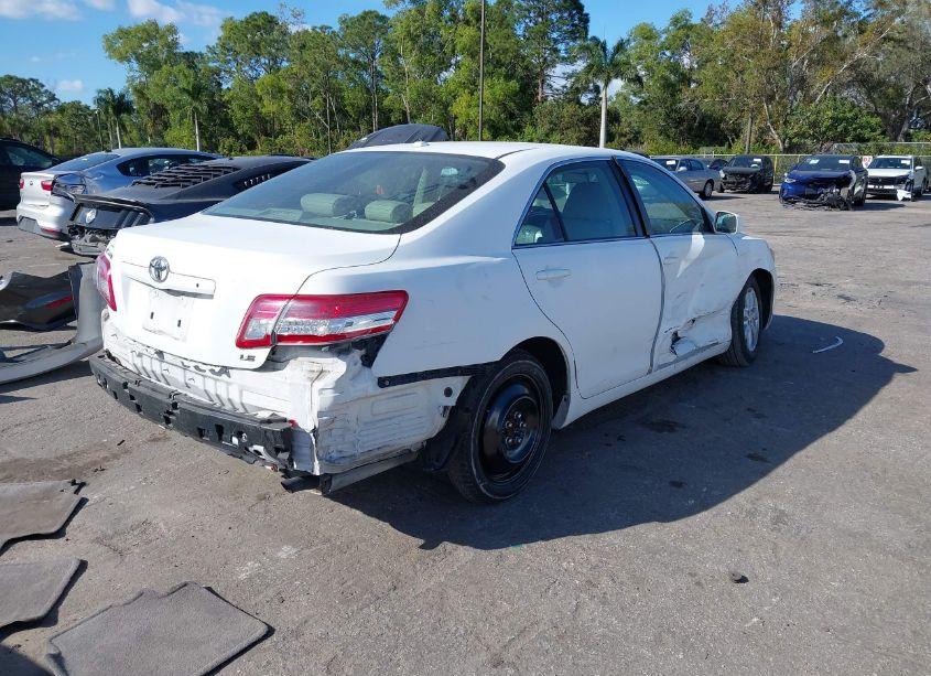 Photo 4 of 2011 Toyota Camry LE (VIN 4T1BF3EK7BU629541)