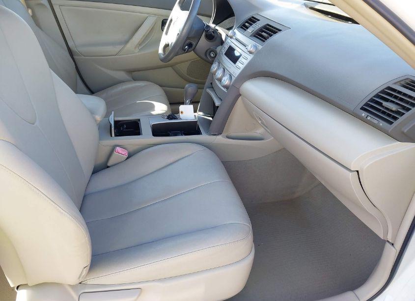 Photo 5 of 2011 Toyota Camry LE (VIN 4T1BF3EK7BU629541)