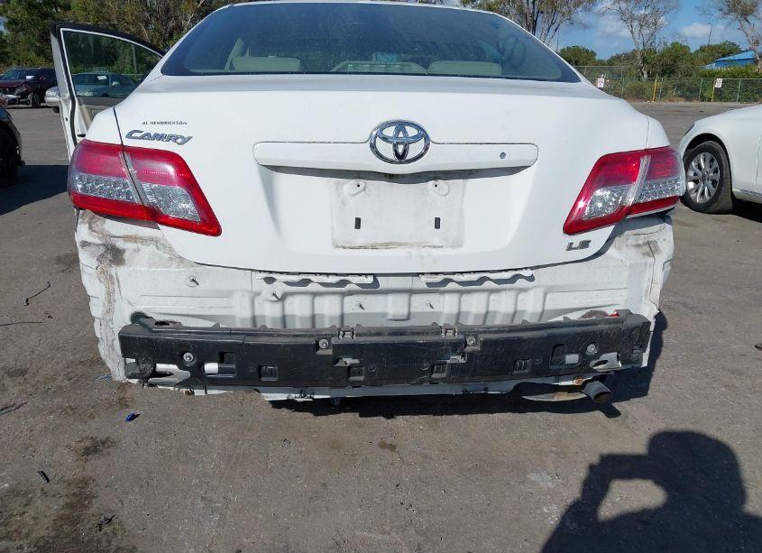 Photo 6 of 2011 Toyota Camry LE (VIN 4T1BF3EK7BU629541)