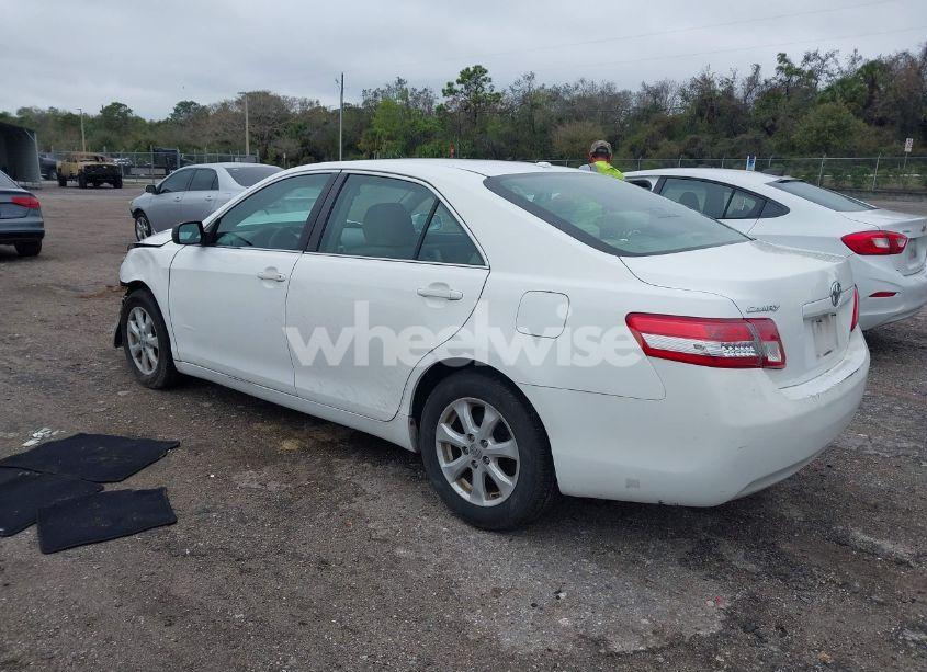 Photo 3 of 2011 Toyota Camry LE (VIN 4T1BF3EK7BU633380)