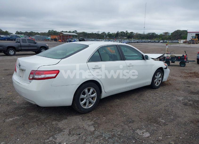 Photo 4 of 2011 Toyota Camry LE (VIN 4T1BF3EK7BU633380)