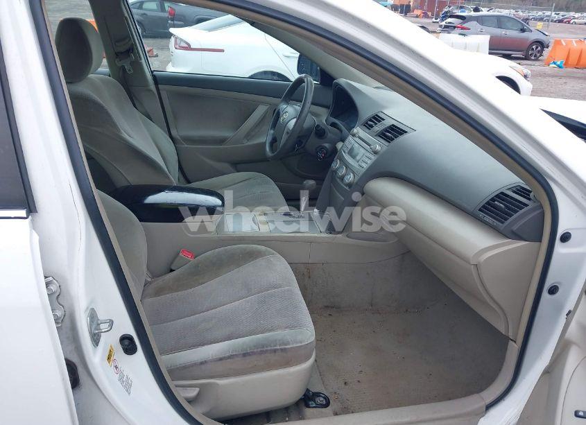 Photo 5 of 2011 Toyota Camry LE (VIN 4T1BF3EK7BU633380)