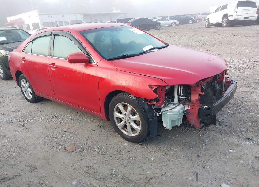 2011 Toyota Camry LE (VIN 4T1BF3EK7BU655962) main photo