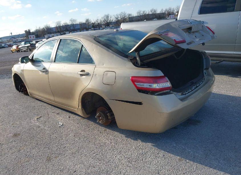 Photo 3 of 2011 Toyota Camry LE (VIN 4T1BF3EK7BU667061)