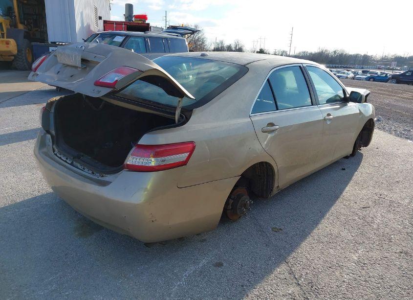 Photo 4 of 2011 Toyota Camry LE (VIN 4T1BF3EK7BU667061)