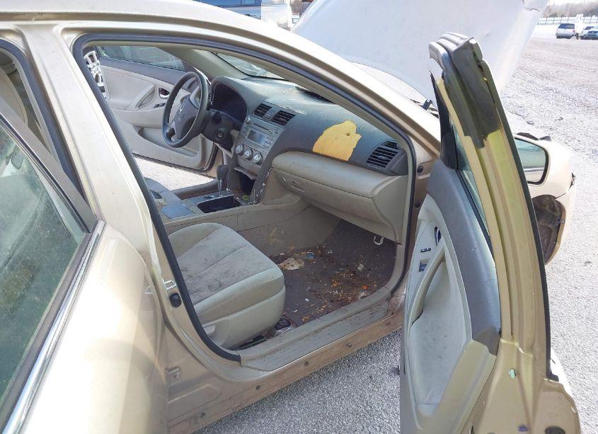 Photo 5 of 2011 Toyota Camry LE (VIN 4T1BF3EK7BU667061)