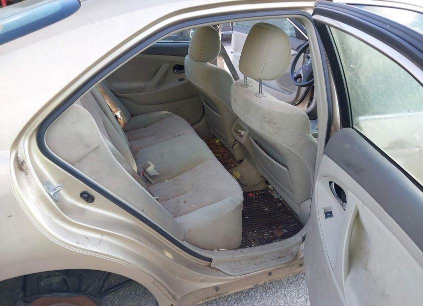 Photo 8 of 2011 Toyota Camry LE (VIN 4T1BF3EK7BU667061)