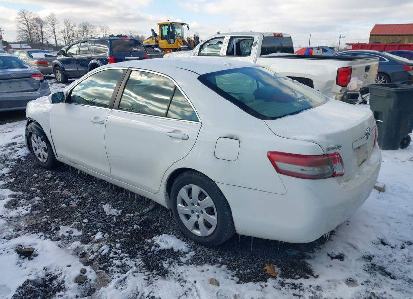 Photo 3 of 2011 Toyota Camry LE (VIN 4T1BF3EK7BU676780)