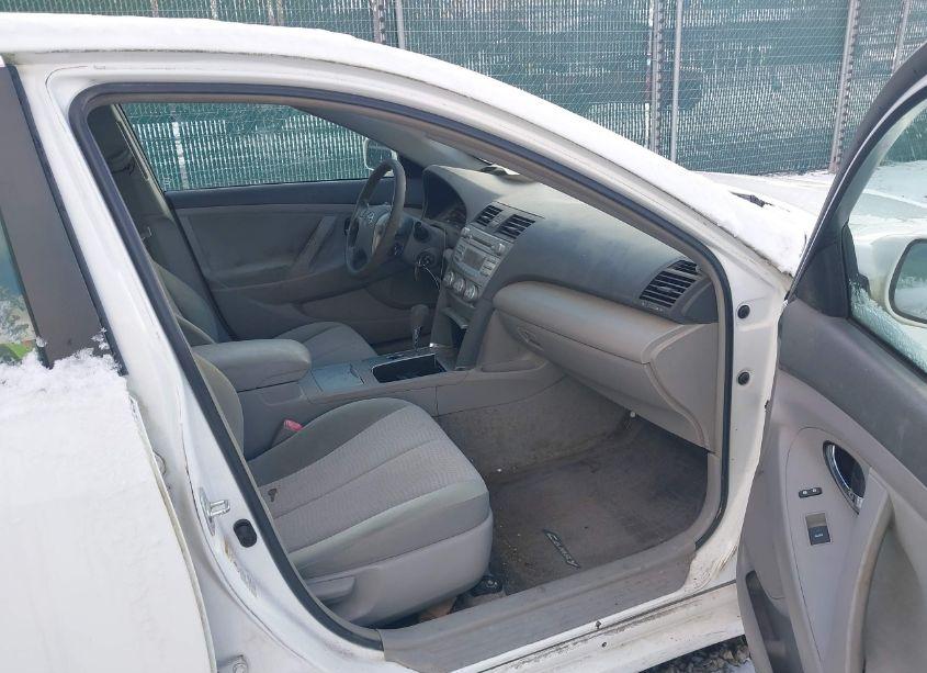 Photo 5 of 2011 Toyota Camry LE (VIN 4T1BF3EK7BU676780)