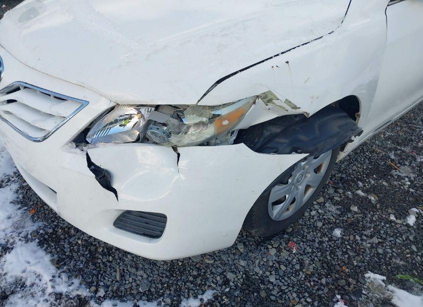 Photo 6 of 2011 Toyota Camry LE (VIN 4T1BF3EK7BU676780)